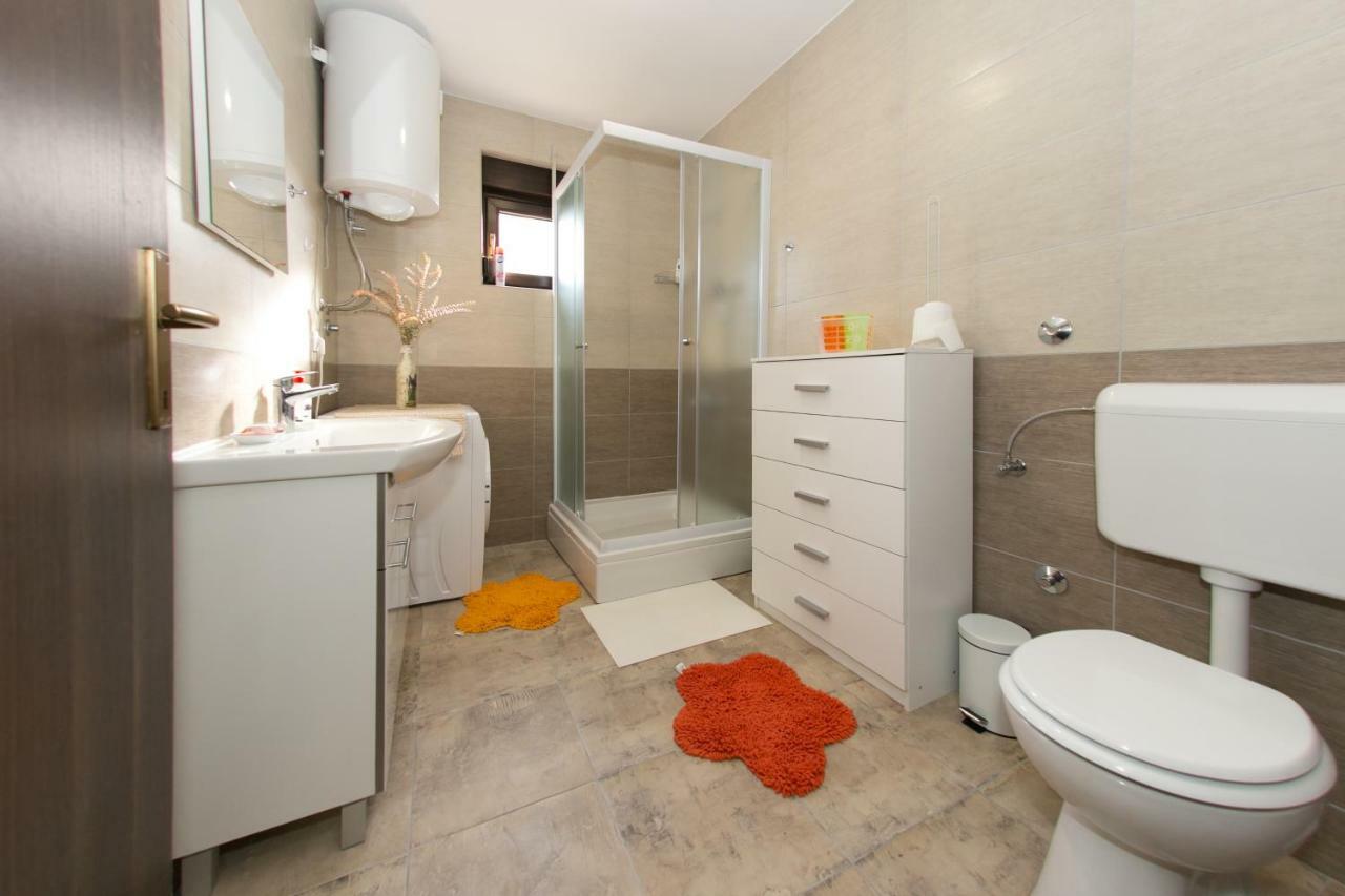 Apartman Lori Otočac Buitenkant foto