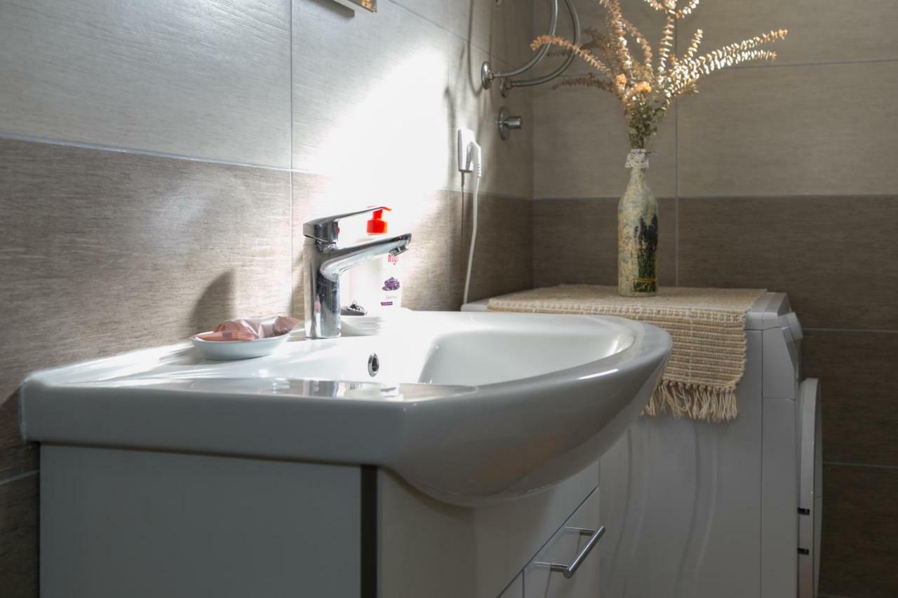 Apartman Lori Otočac Buitenkant foto