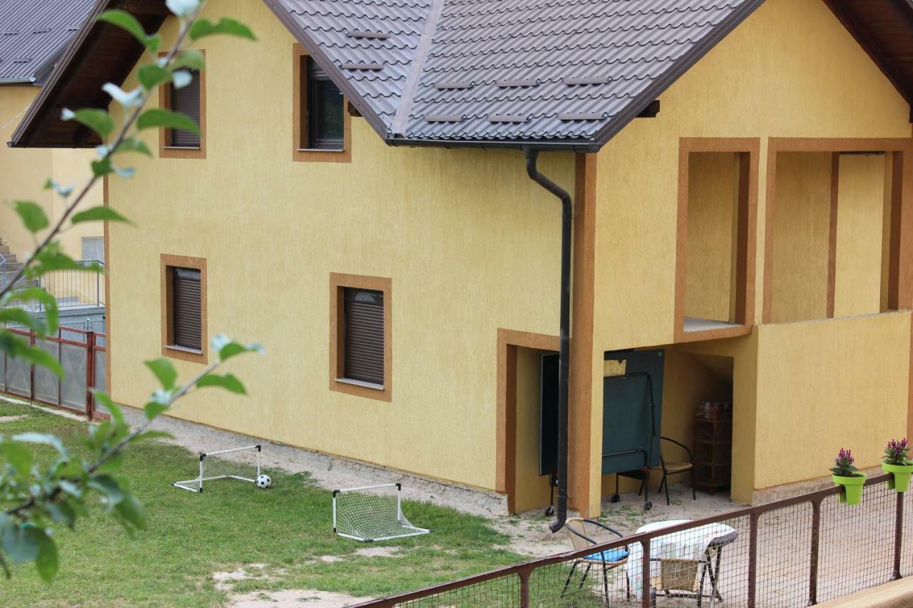Apartman Lori Otočac Buitenkant foto
